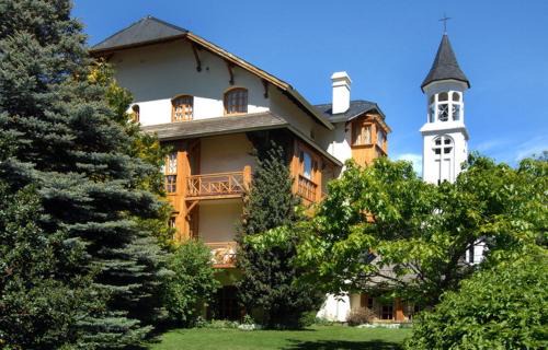 Lanin National Park Hotel | Hotel y Cabañas Le Village