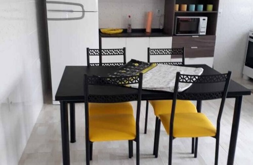 Caraguatatuba House | HOUSE 500 METERS FROM THE BEACH IN THE CENTER OF MASSAGUAÇU WITH BALCONY, BARBECUE AND WI-FI