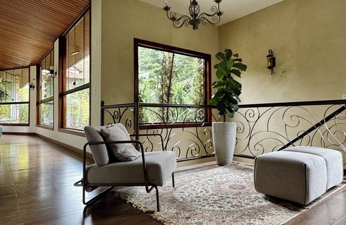 Cruzeiro de Santo Antonio House | House by the dam in Juiz de Fora swimming pool, sleeps up to 14 people