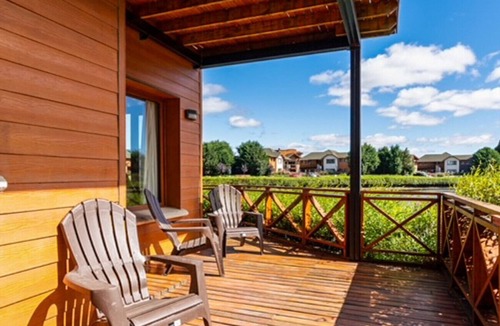 Dina Huapi House | House in Bariloche with terrace and pool in Villa Huapi
