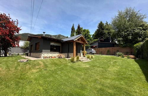 San Carlos de Bariloche House | House in Pinar de Festa with barbecue area