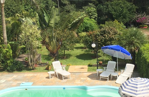 Ibiuna Cottage | House in a gated community surrounded by nature and security.