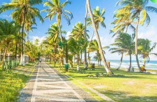 Jardim Aeroporto House | House located 500 meters from Vilas Beach, 5 bedrooms, with a pool.