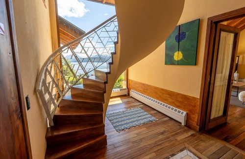 Angostura Ski Chalet | House next to Lake Nahuel Huapi: with stunning panoramic views & Outdoor Jacuzzi