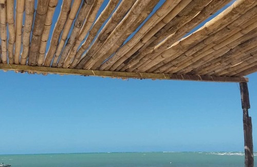 Barra de Santo Antonio House | House on Crôa Island near Carro Quebrado Beach
