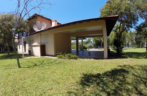 Lagoinha House | House on Lagoinha Beach for 8 people - Antares Club Condominium - Florianópolis