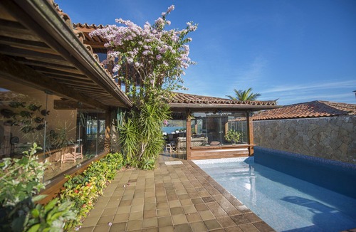 Village da Ferradura House | House with 7 suites on the beachfront, accommodates up to 18 people.