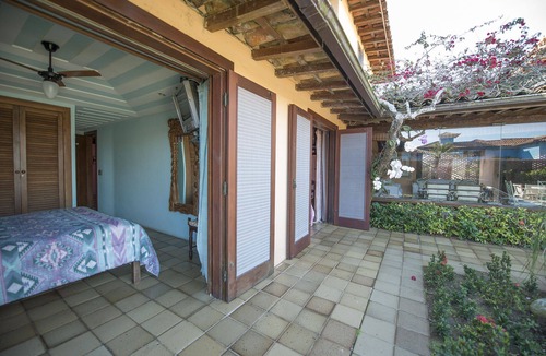 Village da Ferradura House | House with 7 suites on the beachfront, accommodates up to 18 people.