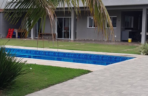 Santa Terezinha House | House with a large and cozy pool, with space for the whole family, 100m from the beach.