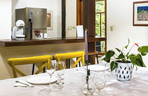 Carapicuiba House | House with a Private Pool and Natural Surroundings – Granja Viana, São Paulo