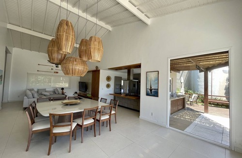 Joao Fernandes House | House with breathtaking views, a barbecue, and a pool, located 600 meters from João Fernandes Beach.