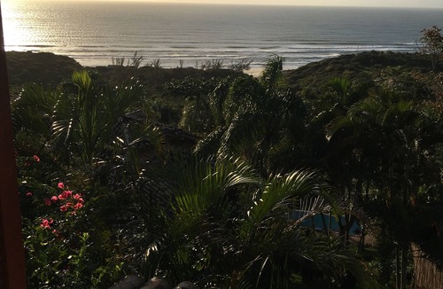 Praia do Rosa House | House with panoramic views of Praia do Rosa, 250 meters from the sea.