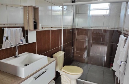 Penha House | House with pool and wood stove 12 minutes from Beto Carrero