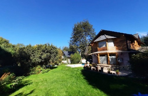 La Villa House | House with swimming pool, easy access, a few meters from downtown.