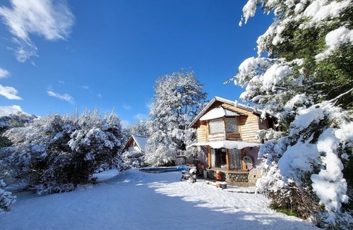 La Villa House | House with swimming pool, easy access, a few meters from downtown.