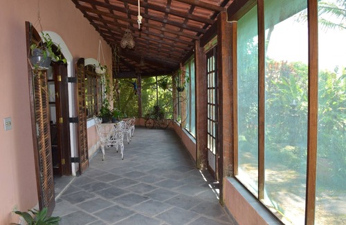Sao Sebastiao House | House with waterfall and barbecue, 5km from the beach.
