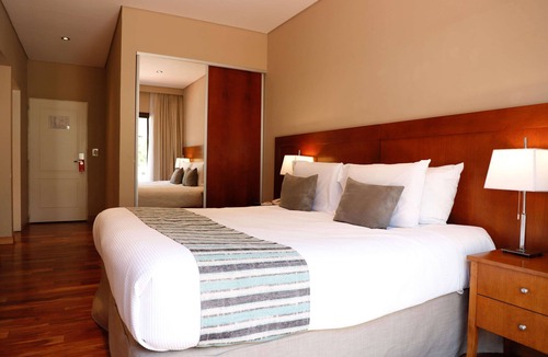 Belen de Escobar Hotel | Howard Johnson by Wyndham Escobar Hotel