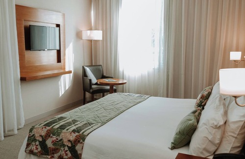 Yerba Buena Hotel | Howard Johnson by Wyndham Yerba Buena