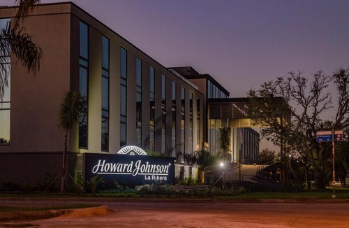 Resistencia Hotel | Howard Johnson Plaza La Ribera