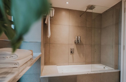 Resistencia Hotel | Howard Johnson Plaza La Ribera