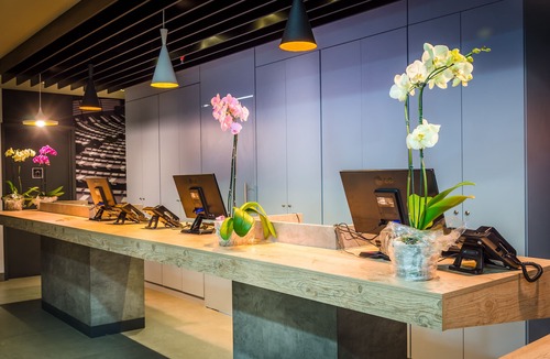 Sarandi Hotel | ibis Porto Alegre Assis Brasil – opposite FIERGS and with free parking.