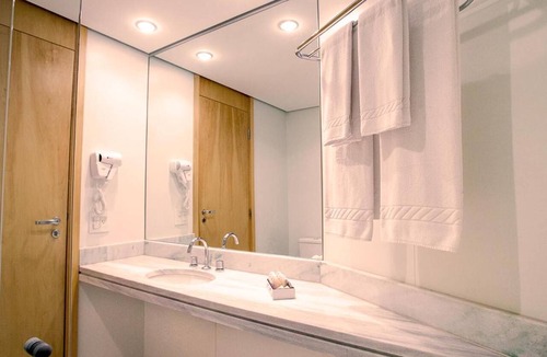 Brasilia Hotel | Iconic Modernist Room Perfect for Weekend Getaways |Free Breakfast + Pool Access