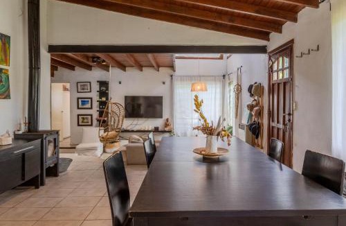 Bosque Peralta Ramos House | Ideal Casa de 2 Pisos Con Quincho Y Pileta