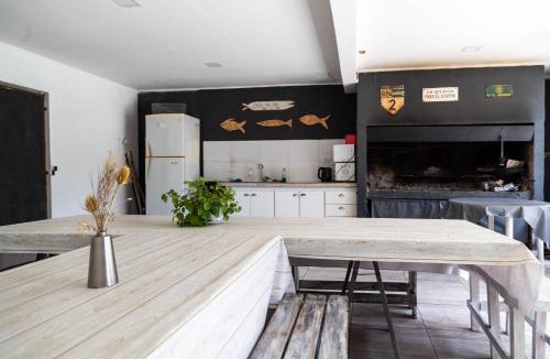 Bosque Peralta Ramos House | Ideal Casa de 2 Pisos Con Quincho Y Pileta