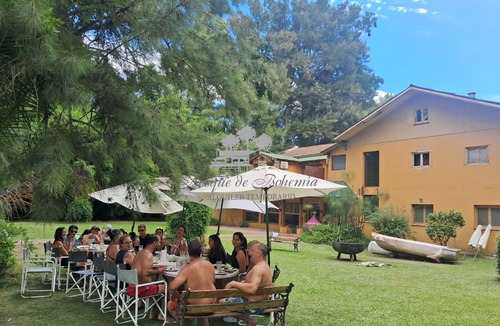 Partido de Tigre Cottage | In front of the river, in Delta de Tigre, ideal for groups of 10 to 20 people.