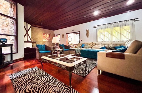 Ibiuna House | Incrível casa com lazer completo e WiFi -Ibiúna/SP