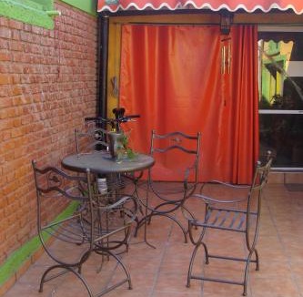 Lujan de Cuyo Hostel | Intiaconcagua Habitacion familiar con baño privado