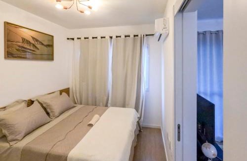 Gleba Fazenda Palhano Apartment | JH - 509 - Gleba com ar-condicionado na sala e quarto, sacada e piscina