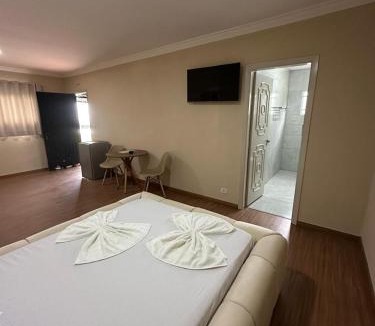 Jacarezinho Hotel | Johnnys motel hotel