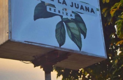 Ezeiza Bed & Breakfast | Juana'sHostel