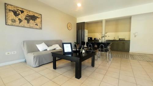 San Pedro Apartment | JUMALETO - Mateo