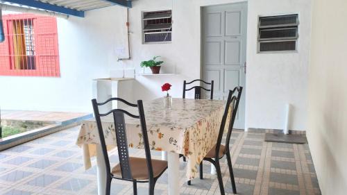 Jardim Paulista House | KITNET BERTIOGA CENTRO - TV, WIFI, Garagem