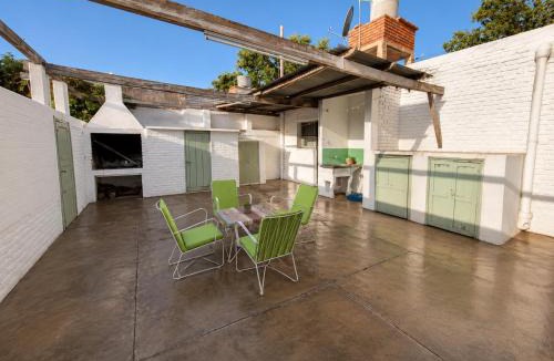 San Juan House | La Casa de Pilar - Casa Completa con Cochera y Patio
