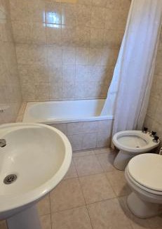 El Calafate House | La franca, Hostal centrico, Habitacion privada y Amplia cocina