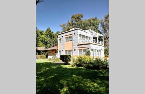 Villa Udaondo House | La Naturaleza de Parque Leloir en Familia