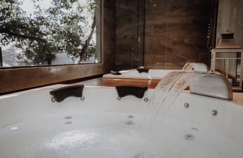 Rio Cuarto Hotel | La Urumpta Hotel, AKEN MIND