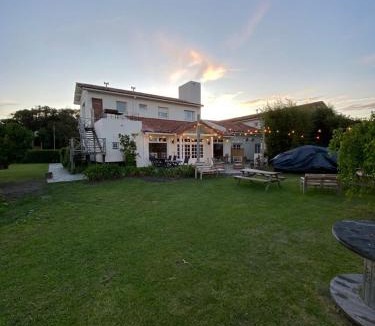 Colonia Chapadmalal Hostel | Las Margaritas