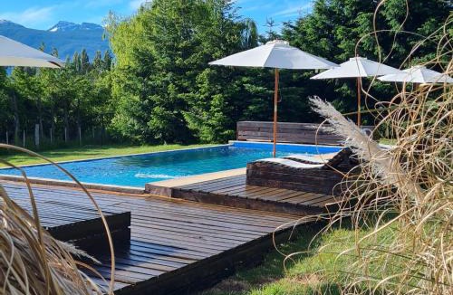 Lago Puelo Cabin | Las Nubes Piscina interior y exterior