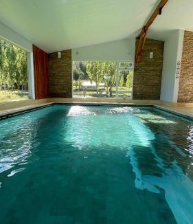 Lago Puelo Cabin | Las Nubes Piscina interior y exterior