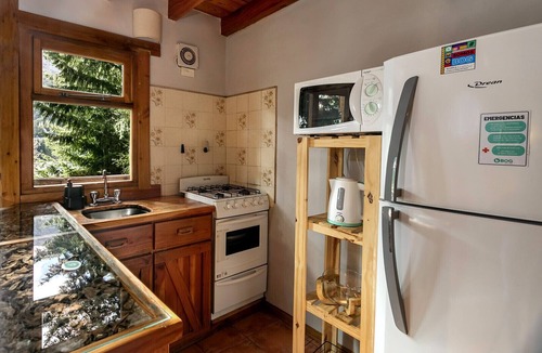 Puerto Manzano Cabin | Le Pommier 2 | Cabañas frente al Lago y con Pileta Climatizada