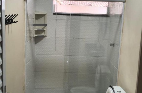 Itanhaem House | Linda casa Edícula "fundos do terreno" com piscina