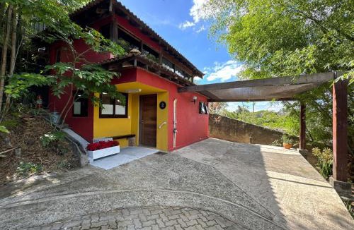 Carapicuiba Ski Chalet | Loft Aconchegante com Atmosfera Intimista em Meio à Natureza – Granja Viana