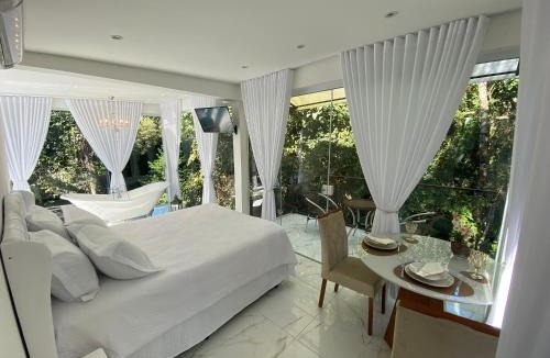 Sao Roque Cabin | Loft Vidro Vitoriano em Condomínio Rota do Vinho São Roque