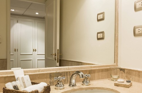 Recoleta Hotel | Loi Suites Recoleta Hotel