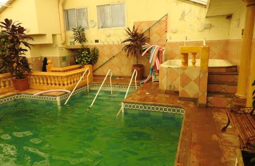 El Bolson Apartment | Los Girasoles team family