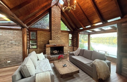 Peninsula San Pedro House | Lovely 4-bedroom house in Río Negro perfect for your getaway